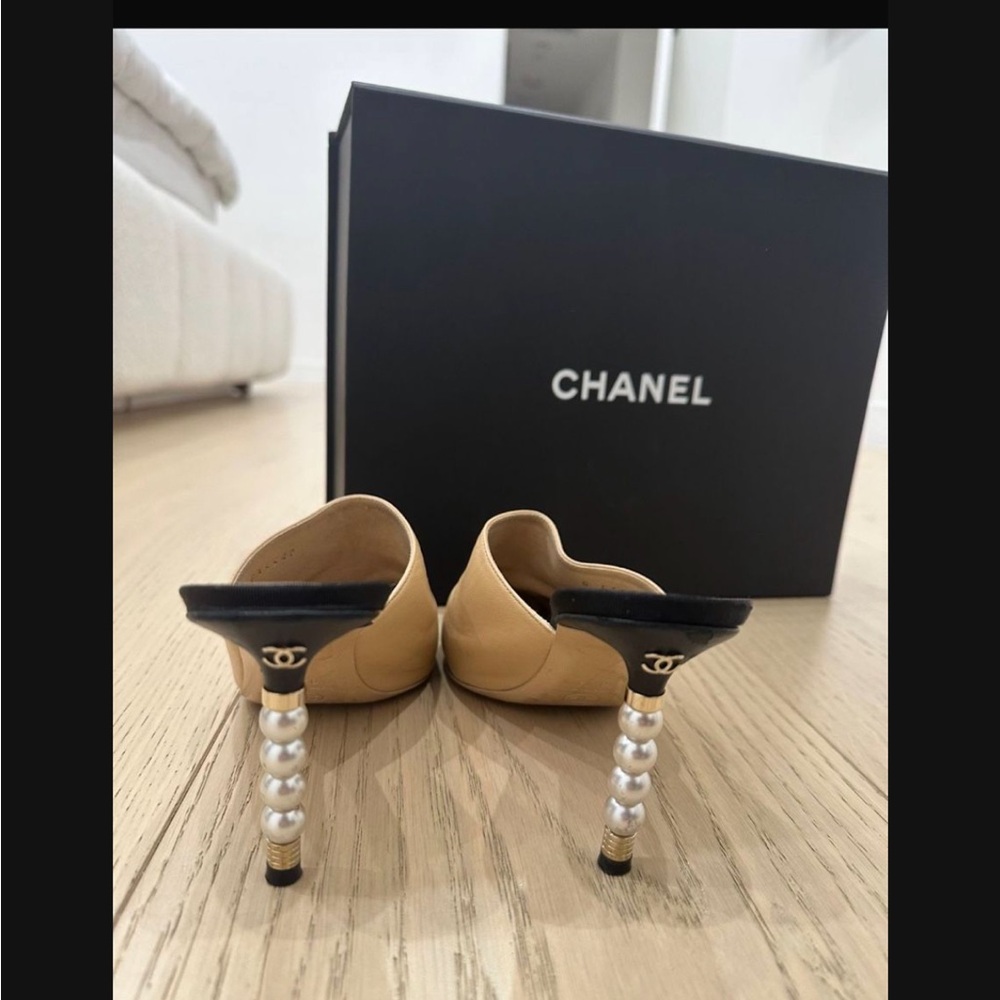 Chanel Beige and Black Pearl Heel Shoes